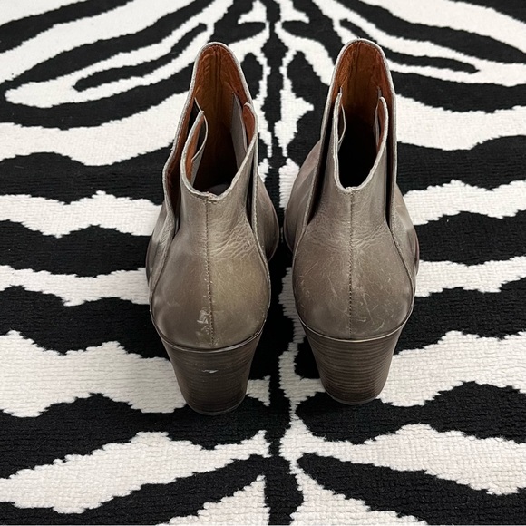 Lucky Brand Eesa Slip-On Brindle Cody Taupe Leather Ankle Boots Size 9.5 - Picture 6 of 9